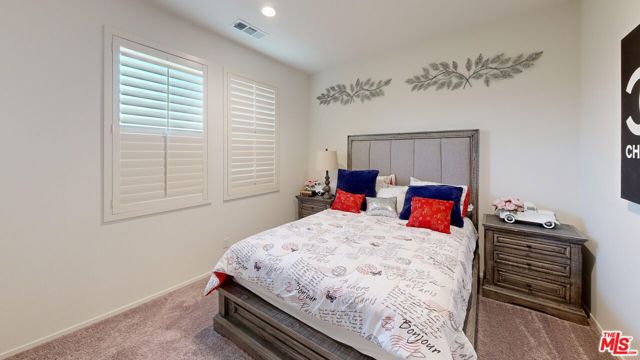 18215 Astro Court, Santa Clarita CA: https://media.crmls.org/mediaz/3ad84efe-ab47-4bc1-8331-1ad07873d6e6.jpg