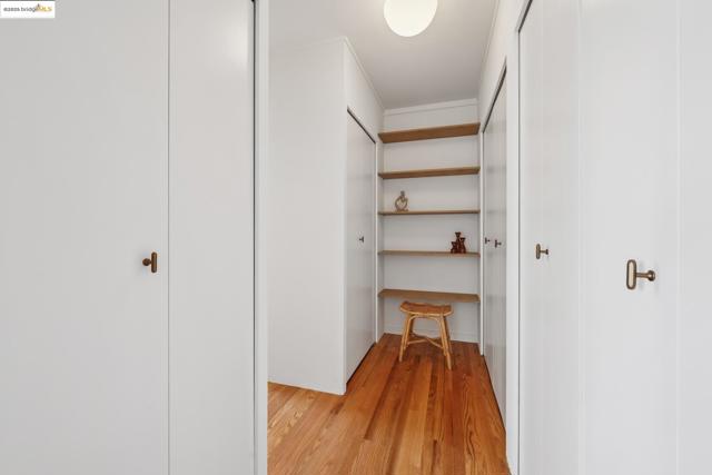 120 Hill Rd, Berkeley CA: https://media.crmls.org/mediaz/3ad9324e-b71e-4a82-b167-abcc751e4e8c.jpg