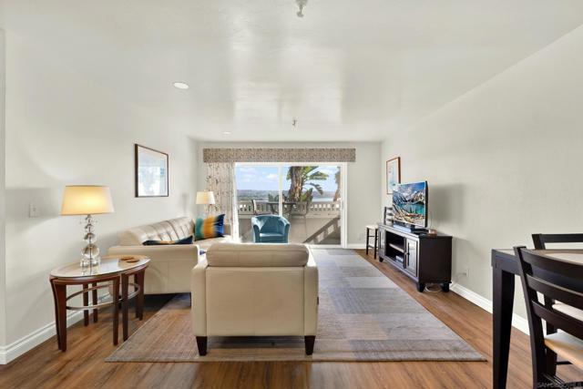 4015 Crown Point Dr, San Diego CA: https://media.crmls.org/mediaz/3ad945ad-1556-4ccd-ab9c-ef2cc7722ca4.jpg