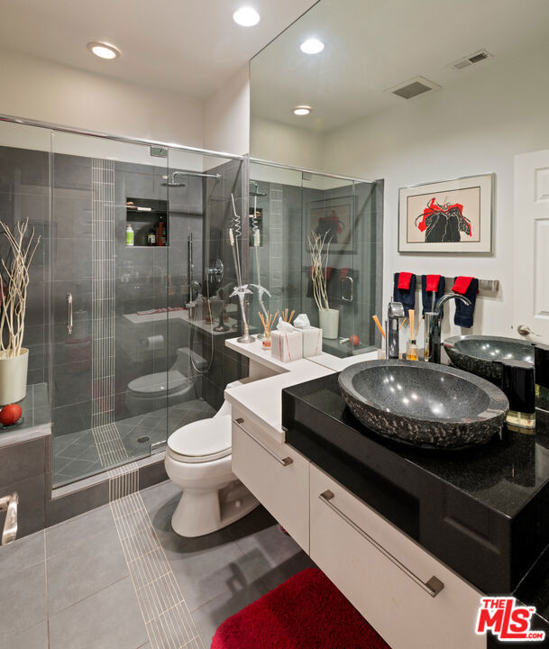 22205 Dardenne Street, Calabasas CA: https://media.crmls.org/mediaz/3ad96844-ee4f-46a4-a470-67bd16c5d4a2.jpg