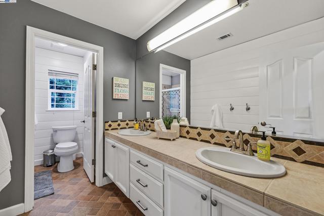 1787 Maralisa Lane, Livermore CA: https://media.crmls.org/mediaz/3ada345c-16e2-49d3-bf0a-32c4f47033bb.jpg