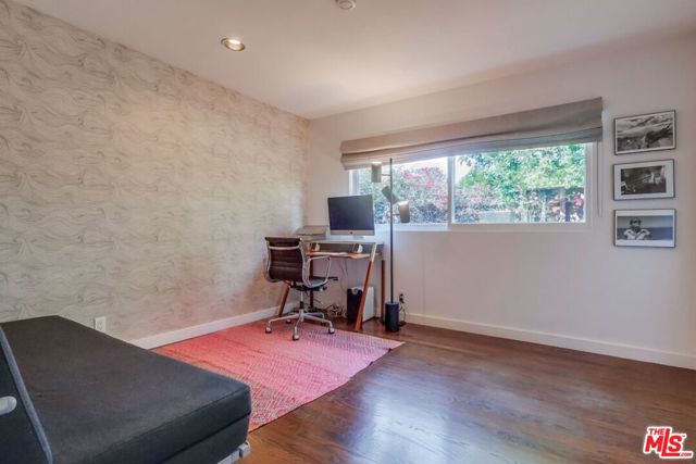 7706 Chandelle Place, Los Angeles CA: https://media.crmls.org/mediaz/3adab04b-7bf2-492b-a787-7a0f3f267f5a.jpg