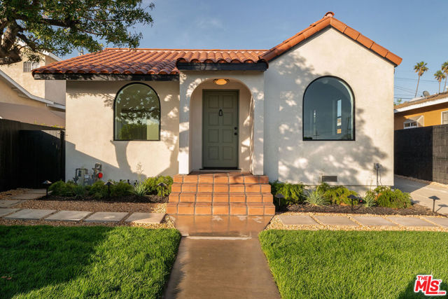 3923 Revere Avenue, Los Angeles CA: https://media.crmls.org/mediaz/3adac965-0d16-41d5-9884-73d044291be5.jpg