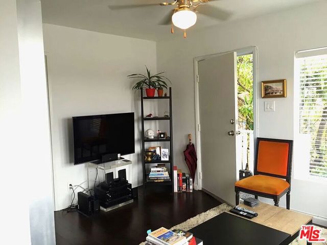 834 Laguna Avenue, Los Angeles CA: https://media.crmls.org/mediaz/3adad594-a944-4f1f-b665-54b4d65839c0.jpg