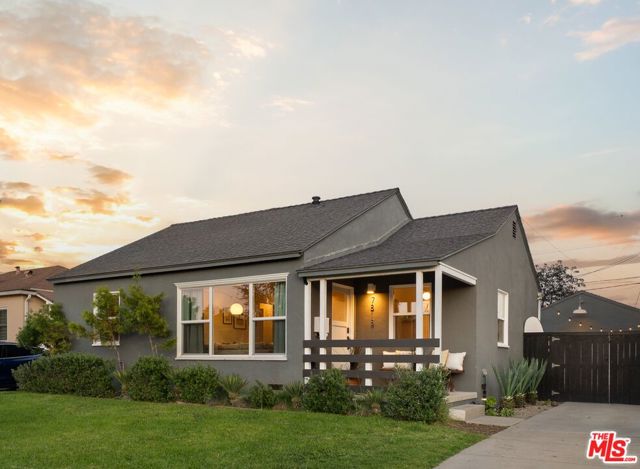 7818 Truxton Avenue, Los Angeles CA: https://media.crmls.org/mediaz/3adba213-7c0d-4d1c-929d-1ba46ec9a71a.jpg