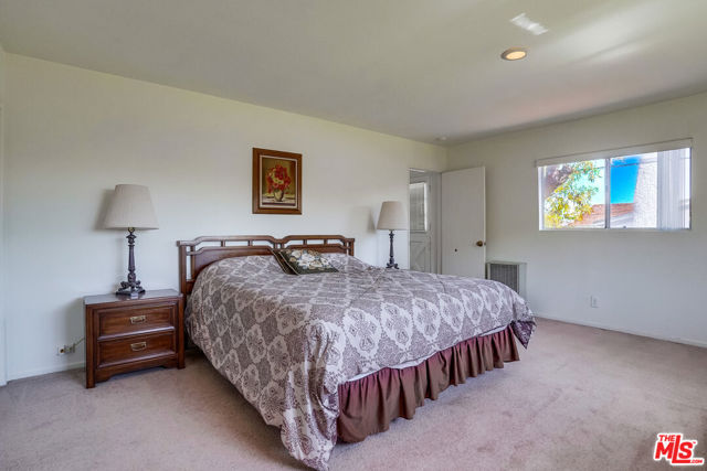 1658 5th Street, Manhattan Beach, California 90266, 3 Bedrooms Bedrooms, ,1 BathroomBathrooms,Residential,Sold,5th,24366893