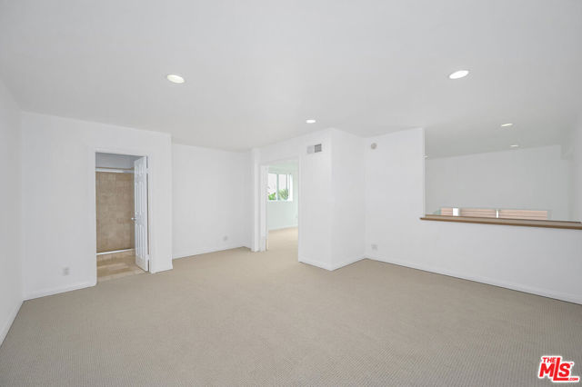 4250 Via Dolce, Marina del Rey CA: https://media.crmls.org/mediaz/3adc76d7-fa99-437d-aaed-71c0c63324f5.jpg