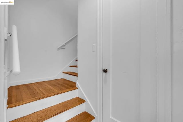 2340 Virginia St, Berkeley CA: https://media.crmls.org/mediaz/3adccb11-38d2-4003-968d-164ea6238bcb.jpg