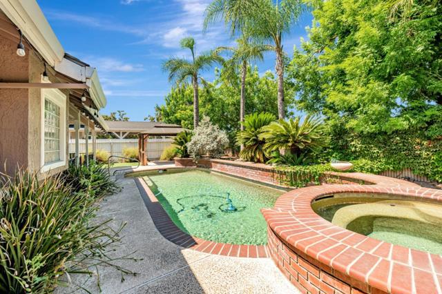 4025 Santa Maria Place, Turlock CA: https://media.crmls.org/mediaz/3add46dc-d032-478e-a83c-5517fb0059a9.jpg