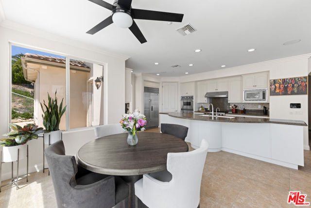 7416 Wiscasset Drive, West Hills CA: https://media.crmls.org/mediaz/3adde09b-7726-43f0-b9bc-9140e8434231.jpg