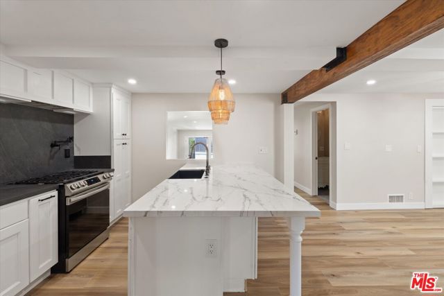584 W 10th Street, San Pedro CA: https://media.crmls.org/mediaz/3addf5a0-94f4-45d1-99a4-5473dde4aec6.jpg