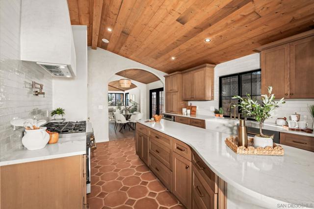 1566 Evergreen St, San Diego CA: https://media.crmls.org/mediaz/3ade551b-163e-4b0f-b317-6cbc0220e330.jpg