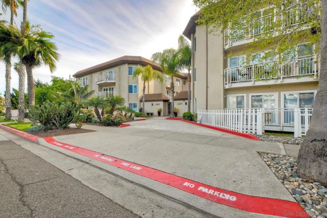 5370 La Jolla Blvd, La Jolla CA: https://media.crmls.org/mediaz/3ade8cc9-3f31-4f75-9b97-bea04ec9ae77.jpg