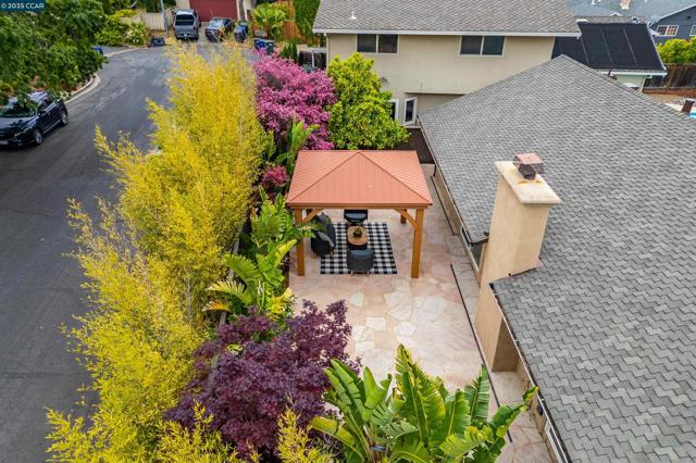 5588 Gonzalez Ct, Concord CA: https://media.crmls.org/mediaz/3adea374-c9e7-4b8b-9945-b5d953d9674d.jpg