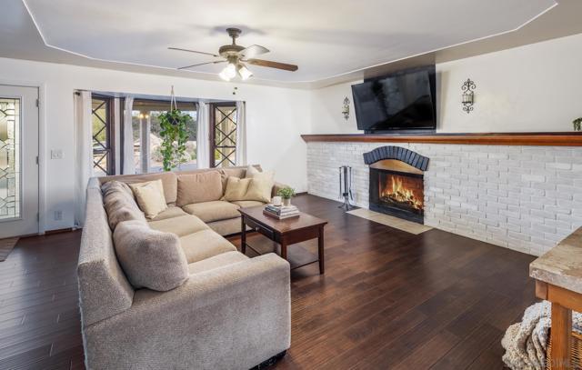 17665 Highway 67, Ramona CA: https://media.crmls.org/mediaz/3adeb517-f4d9-4fb7-9a12-37c8de888c0f.jpg