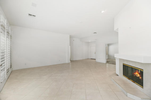 2 Vistara Drive, Rancho Mirage CA: https://media.crmls.org/mediaz/3adef407-a216-4eb6-9ff6-f4eac0c8d88b.jpg