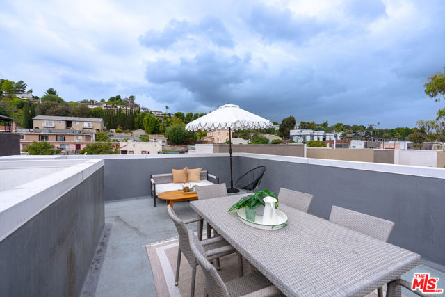 2210 Tom Mix Road, Los Angeles CA: https://media.crmls.org/mediaz/3adf34af-b162-4c0d-b6fa-eac2c36e27e9.jpg