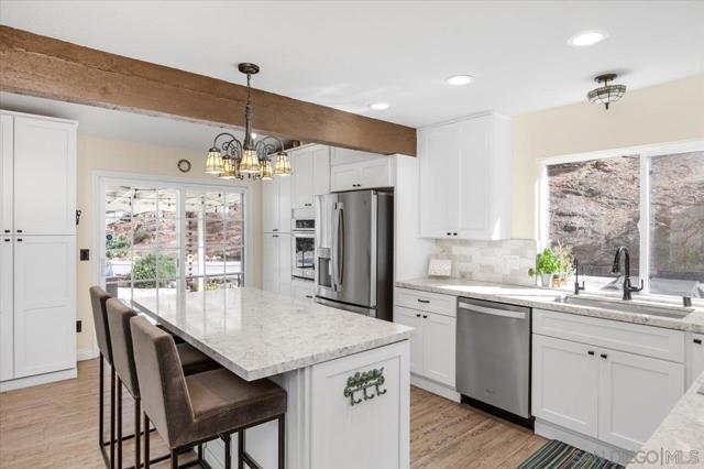 26036 38 Kaywood Terrace, Escondido CA: https://media.crmls.org/mediaz/3adfe657-1798-47da-ab92-a5eda82b1e3f.jpg