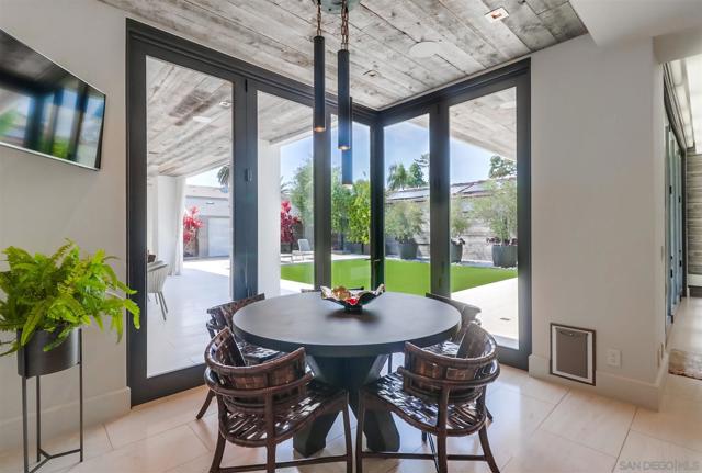 969 Adella Ave, Coronado CA: https://media.crmls.org/mediaz/3ae02732-bf41-4031-9e3a-cf29646b3891.jpg