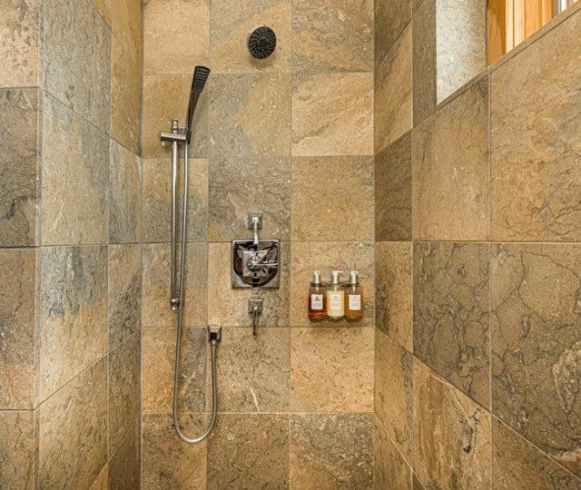 2081 Ponderosa Way, Murphys CA: https://media.crmls.org/mediaz/3ae034ff-5e87-48a7-b3c9-2673420a2d6f.jpg