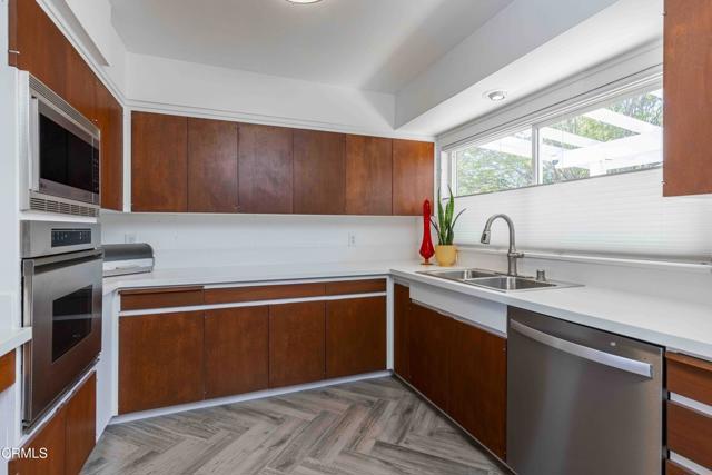 Detail Gallery Image 14 of 57 For 2421 C St, Bakersfield,  CA 93301 - 2 Beds | 2 Baths