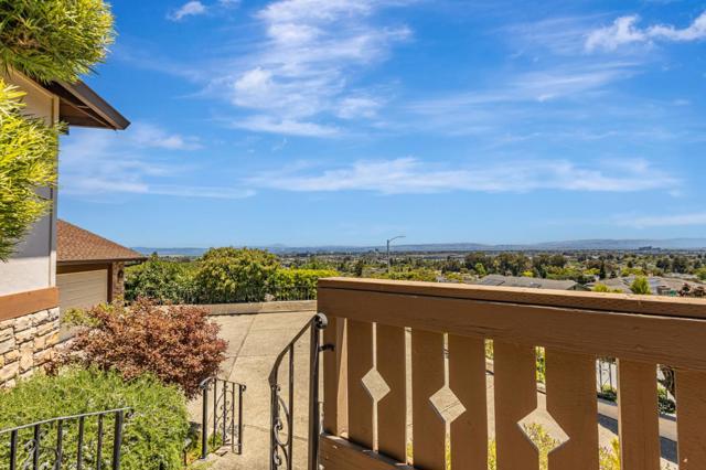 800 26th Avenue, San Mateo CA: https://media.crmls.org/mediaz/3ae0f3a2-ab7e-42a8-8e6f-d27e664c40ba.jpg