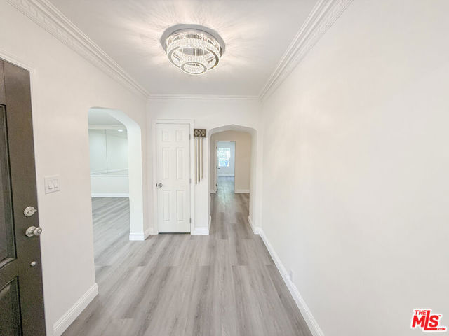 115 N Clark Drive, Beverly Hills CA: https://media.crmls.org/mediaz/3ae167dd-2473-4542-8e89-1e6b30e78a57.jpg