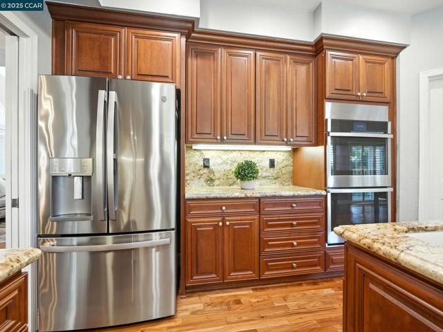 3052 Miwok Way, Clayton CA: https://media.crmls.org/mediaz/3ae19616-3502-4172-b631-927131f50435.jpg