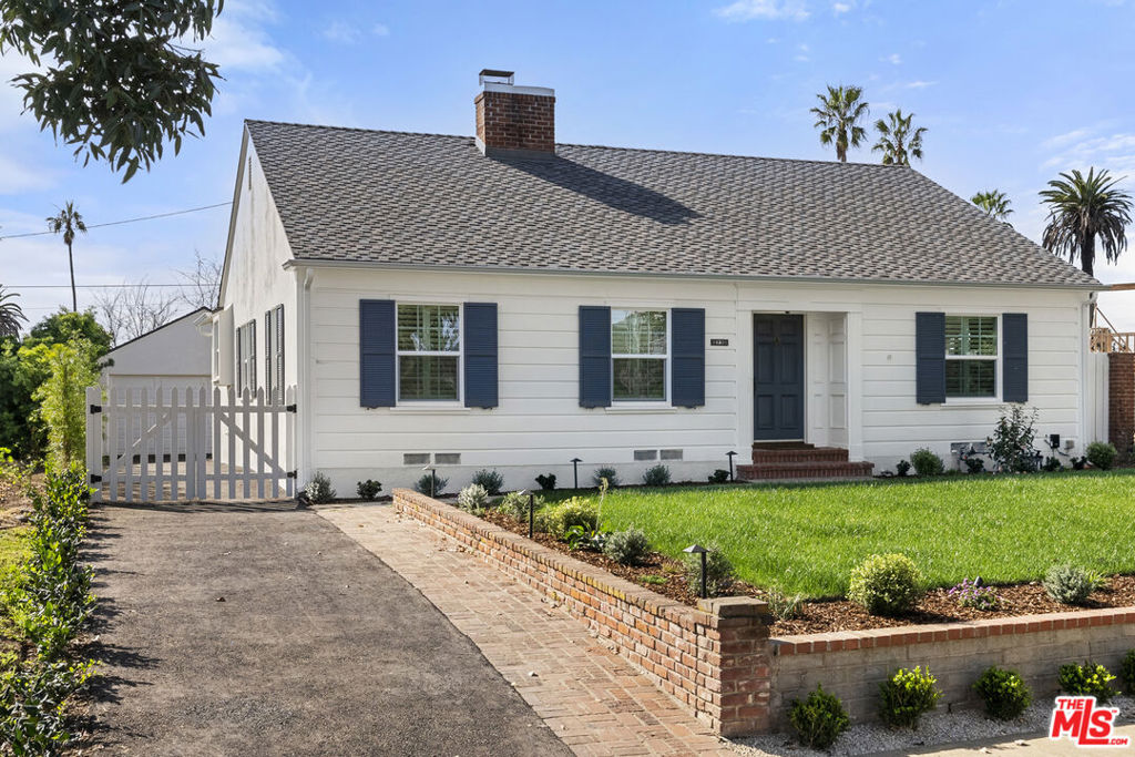 15328 De Pauw Street