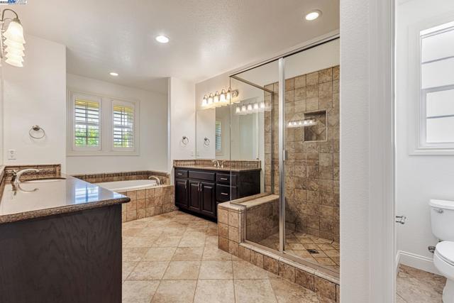 3579 Rimini Ln, Dublin CA: https://media.crmls.org/mediaz/3ae26882-b1e4-4c17-b913-7c5641615991.jpg
