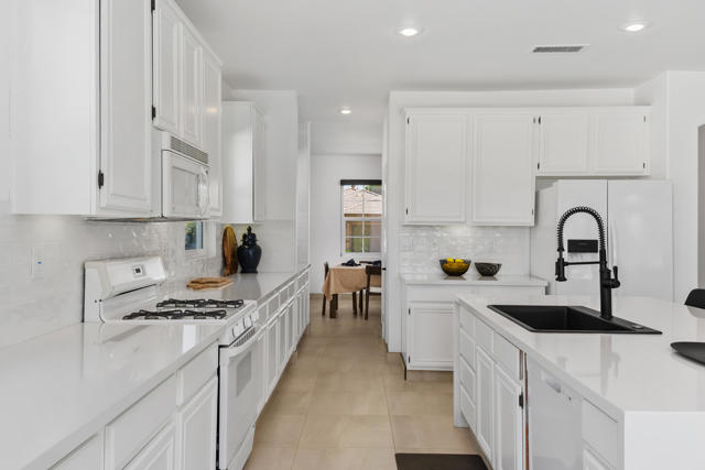 49489 Douglas Street, Indio CA: https://media.crmls.org/mediaz/3ae2975c-8fb4-44de-9bd9-349e1e356847.jpg