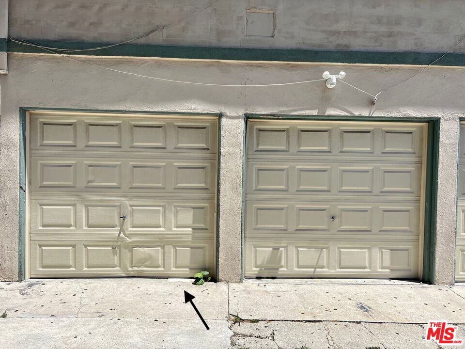 https://media.crmls.org/mediaz/3ae48d30-7c86-4696-bef4-c579ef9ad657.jpg?preset=X-Large