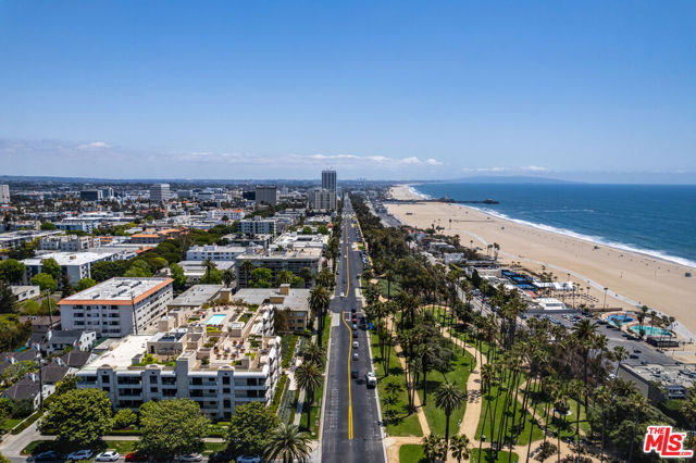 701 Ocean Avenue, Santa Monica CA: https://media.crmls.org/mediaz/3ae4cc1e-652e-44cb-b1da-fd31cf5faf42.jpg