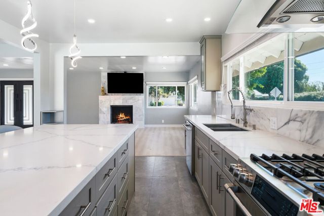8901 Rubio Avenue, North Hills CA: https://media.crmls.org/mediaz/3ae4d814-0697-4eff-a629-668677e73572.jpg