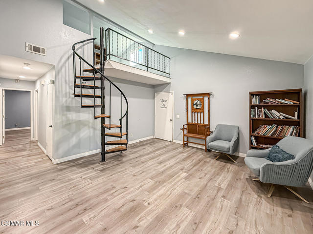 2098 Covington Avenue, Simi Valley CA: https://media.crmls.org/mediaz/3ae505fa-0e21-4feb-abe1-9544d1e6e04d.jpg