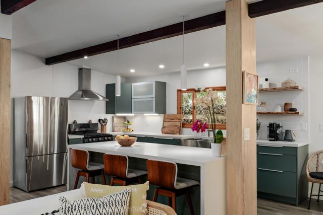Detail Gallery Image 7 of 42 For 1011 13 Neptune Ave, Encinitas,  CA 92024 - 3 Beds | 3/1 Baths