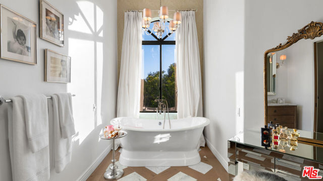 Drew Fenton | 6110 Merritt Drive Malibu CA | MLS: 7381481