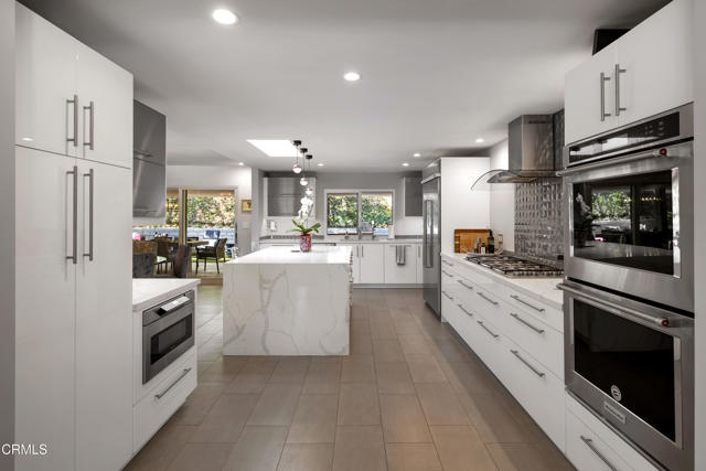 3351 Country Club Drive, Glendale CA: https://media.crmls.org/mediaz/3ae59cd5-771c-45ad-9310-88a0254404c8.jpg