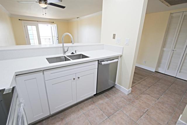 Image 4 of 25 For 5990 Dandridge Ln  188