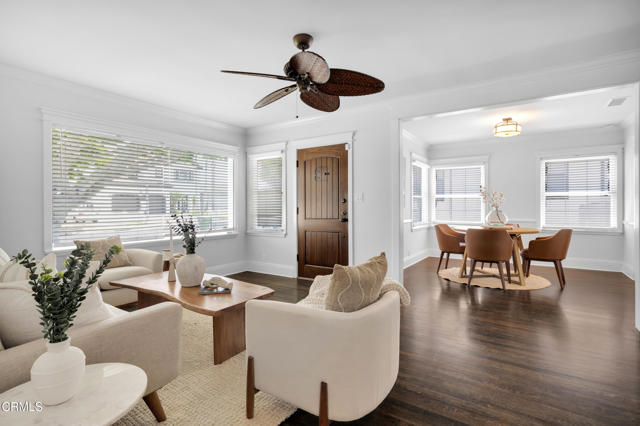 7933 Kenyon Avenue, Los Angeles CA: https://media.crmls.org/mediaz/3ae81a21-ecb1-4ea6-a90d-4297420ca6f5.jpg