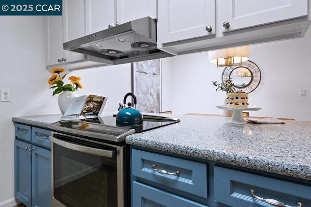 1932 Ptarmigan Dr, Walnut Creek CA: https://media.crmls.org/mediaz/3ae88ae9-a1f6-48c2-b670-6da9ef28d01a.jpg