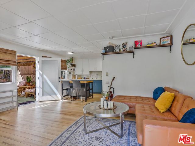 6921 Paseo Del Serra Drive, Los Angeles CA: https://media.crmls.org/mediaz/3ae95daf-1c2f-42ee-a8ca-533915ebaa6f.jpg