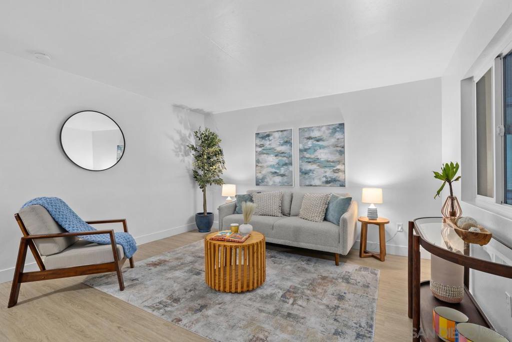 1030 Robinson Ave - photo 2