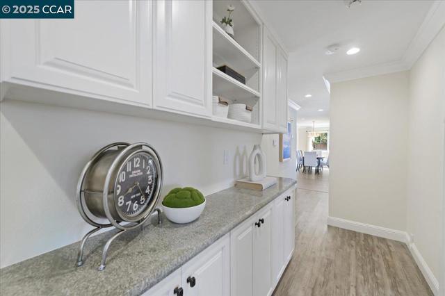 9461 Thunderbird Pl, San Ramon CA: https://media.crmls.org/mediaz/3aec3a5f-f1bc-4f5e-b0a1-2203e820dcf3.jpg