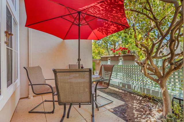 Detail Gallery Image 5 of 36 For 12916 Carmel Creek Rd, San Diego,  CA 92130 - 2 Beds | 2/1 Baths