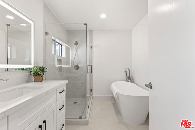 6027 W 76th Street, Los Angeles CA: https://media.crmls.org/mediaz/3aed86cb-10cc-4e0c-b305-b1056848a518.jpg