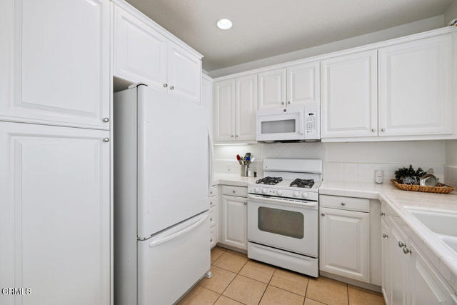 1740 TANAGER Street, Ventura CA: https://media.crmls.org/mediaz/3aee4c51-e681-489e-9378-fd8d37c95ad7.jpg