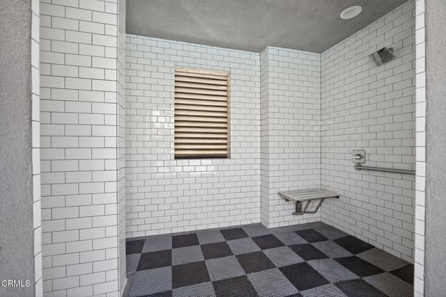 139 Farmhouse Drive, Simi Valley CA: https://media.crmls.org/mediaz/3aeec30c-9001-47e4-9cda-39053d4fa340.jpg