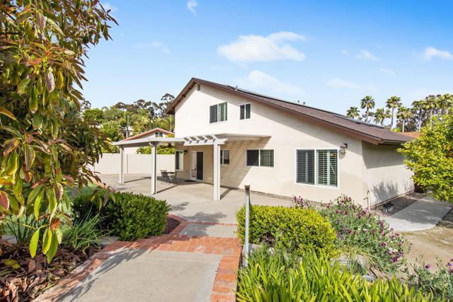 12216 Riesling Ct, San Diego CA: https://media.crmls.org/mediaz/3aeedb1b-f7cd-495b-9e7e-3a1ee3573949.jpg