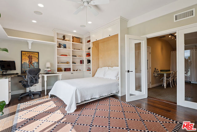 23306 Park Hacienda, Calabasas CA: https://media.crmls.org/mediaz/3aeef136-910d-4321-9792-211312e6058f.jpg
